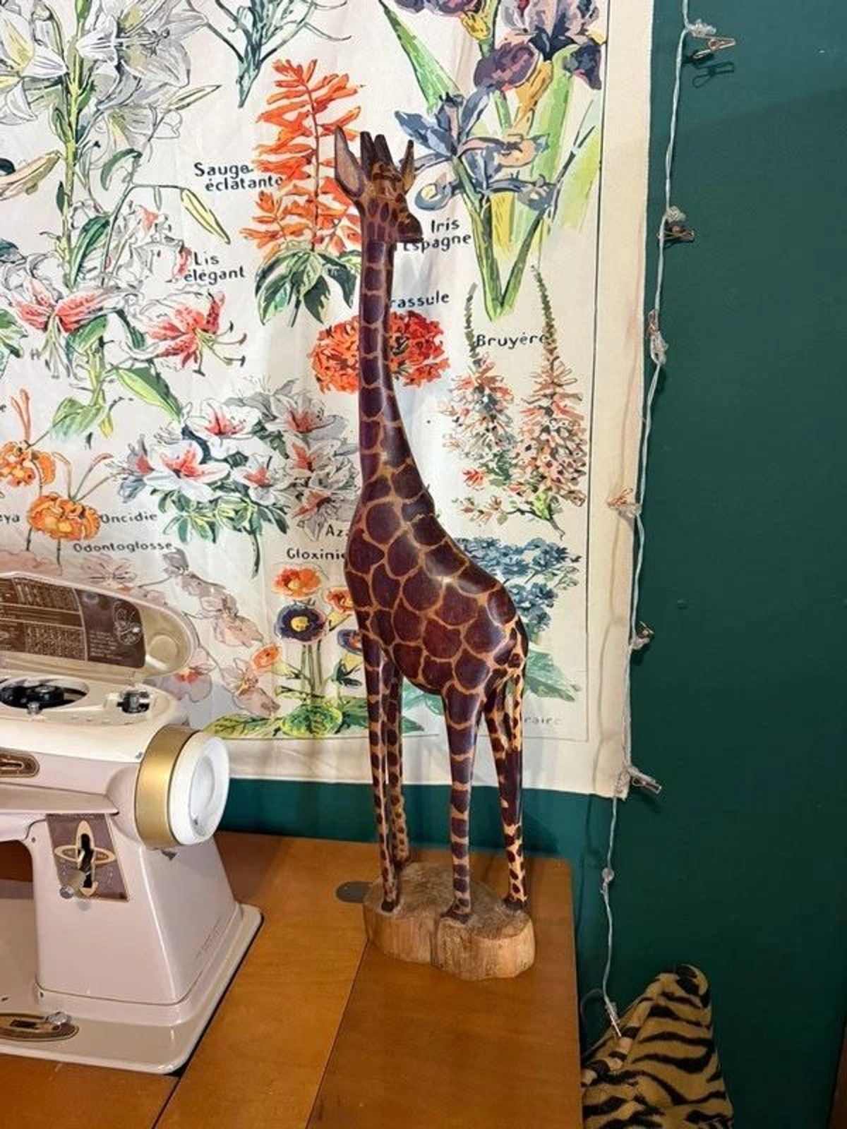 Vintage Hand-Carved Kenyan Giraffe – African Wood Sculpture – 25” Tall