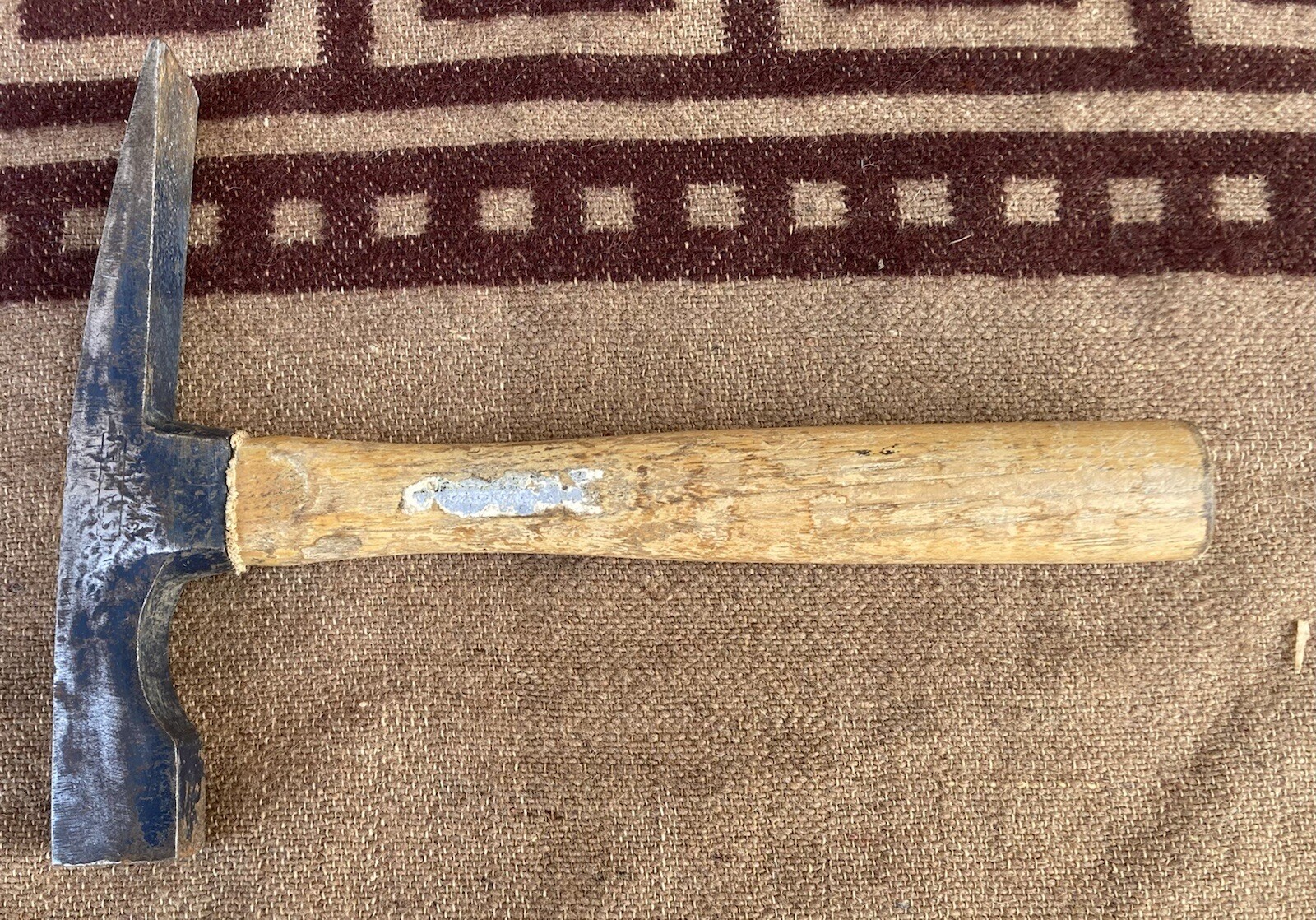 Vintage Stanley 24 oz. Brick Mason Hammer 43-1/2A Good Solid Shorty Handle