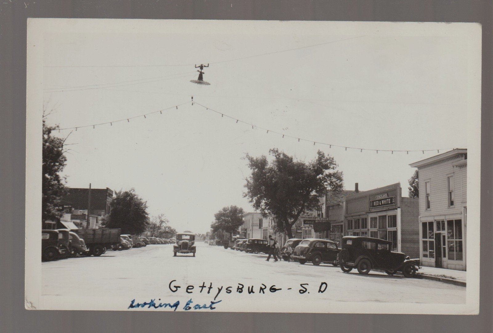 Gettysburg SOUTH DAKOTA RPPC c1940 MAIN STREET Red & White Store COCA COLA B1 Gettysburg SOUTH DAKOTA RPPC c1940 MAIN STREET Red & White Store COCA COLA B1
