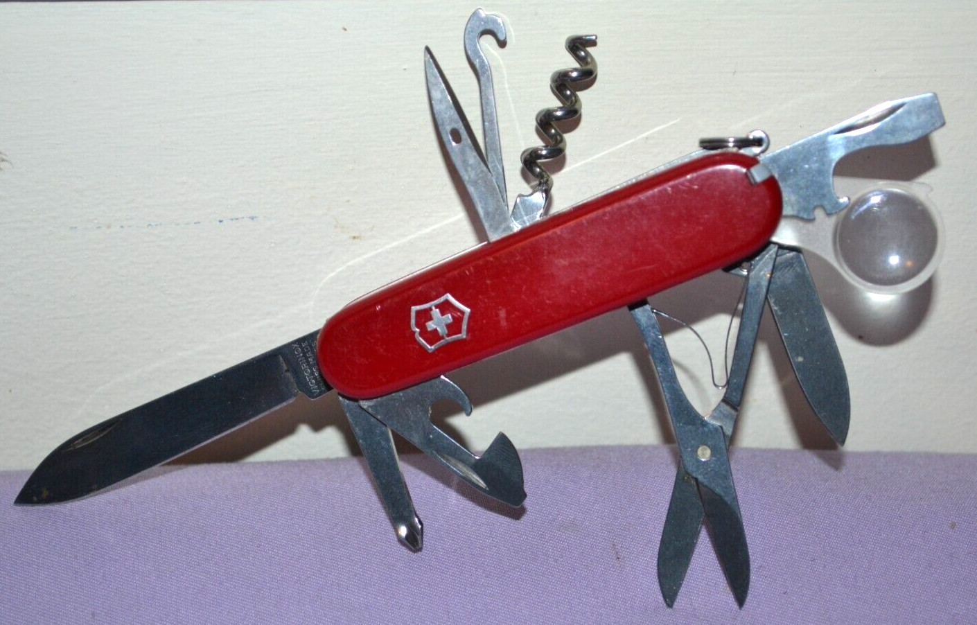 Victorinox Swiss Army Explorer Red Multi-Tool 91MM With Magnifying Glass - Great
