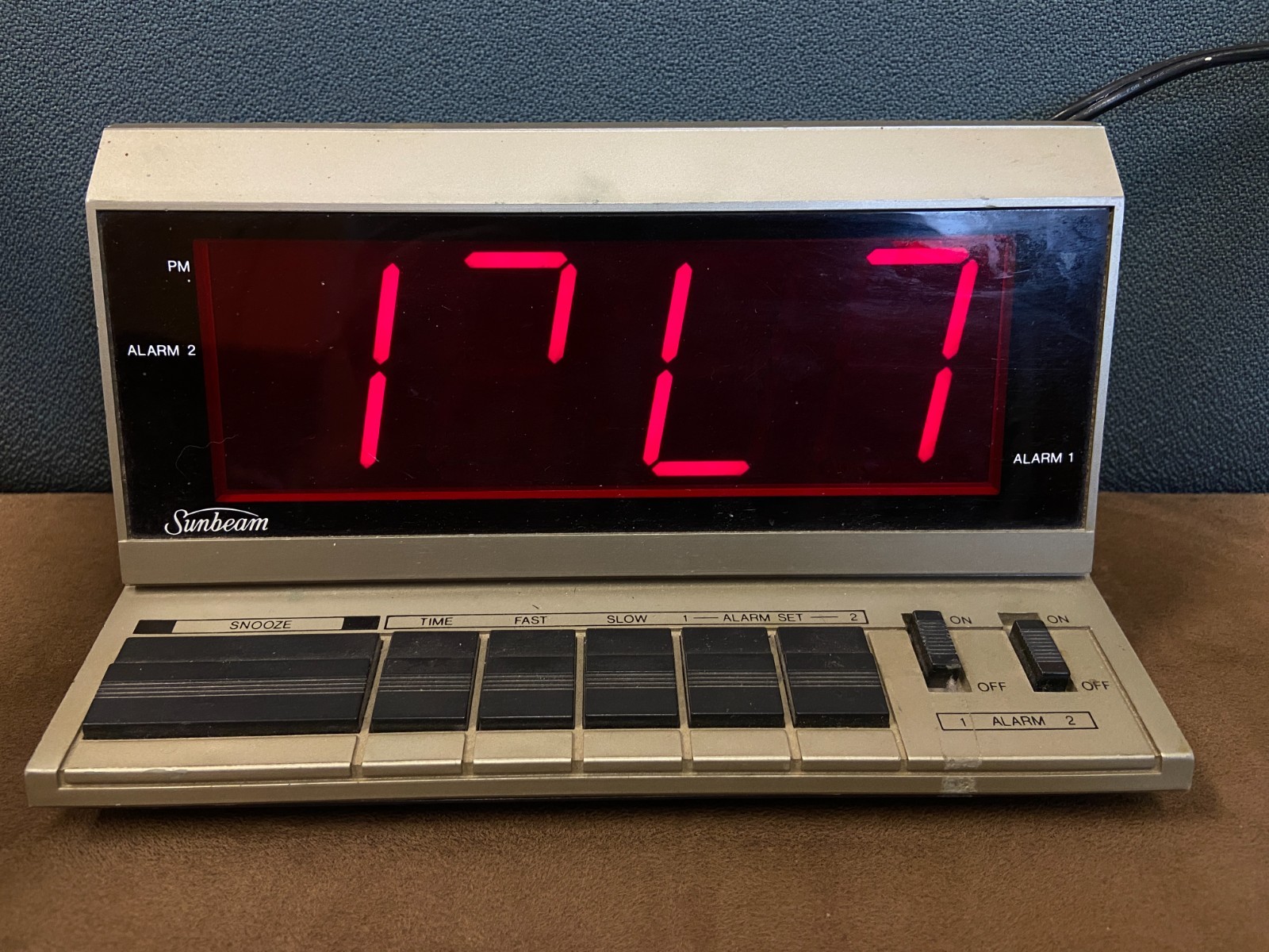 Sunbeam Digital LED Alarm Clock 887-35 model WE38 TESTED WORKS GREAT