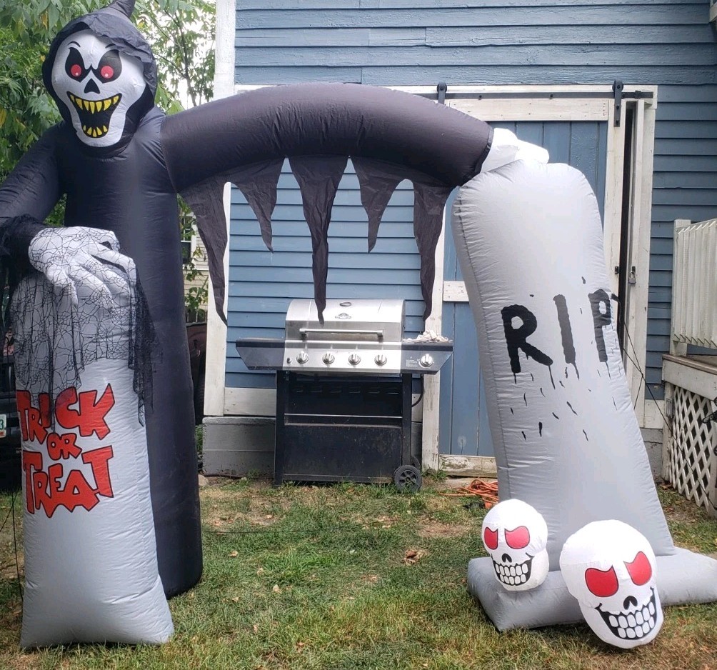 Rare Gemmy Halloween 8ft Tall Grim Reaper Archway Halloween Air blown Inflatable