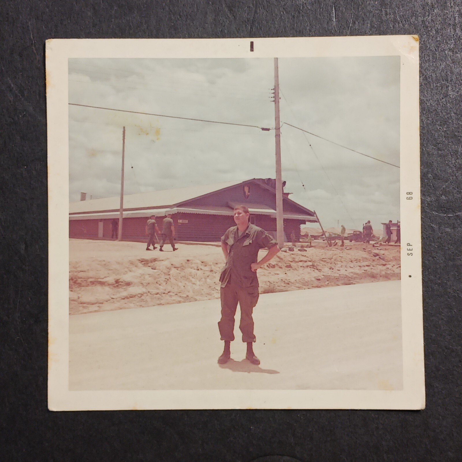 Vintage 1968 Vietnam War Original Snapshot Photo - Soldier Outside Mess Hall Vintage 1968 Vietnam War Original Snapshot Photo - Soldier Outside Mess Hall