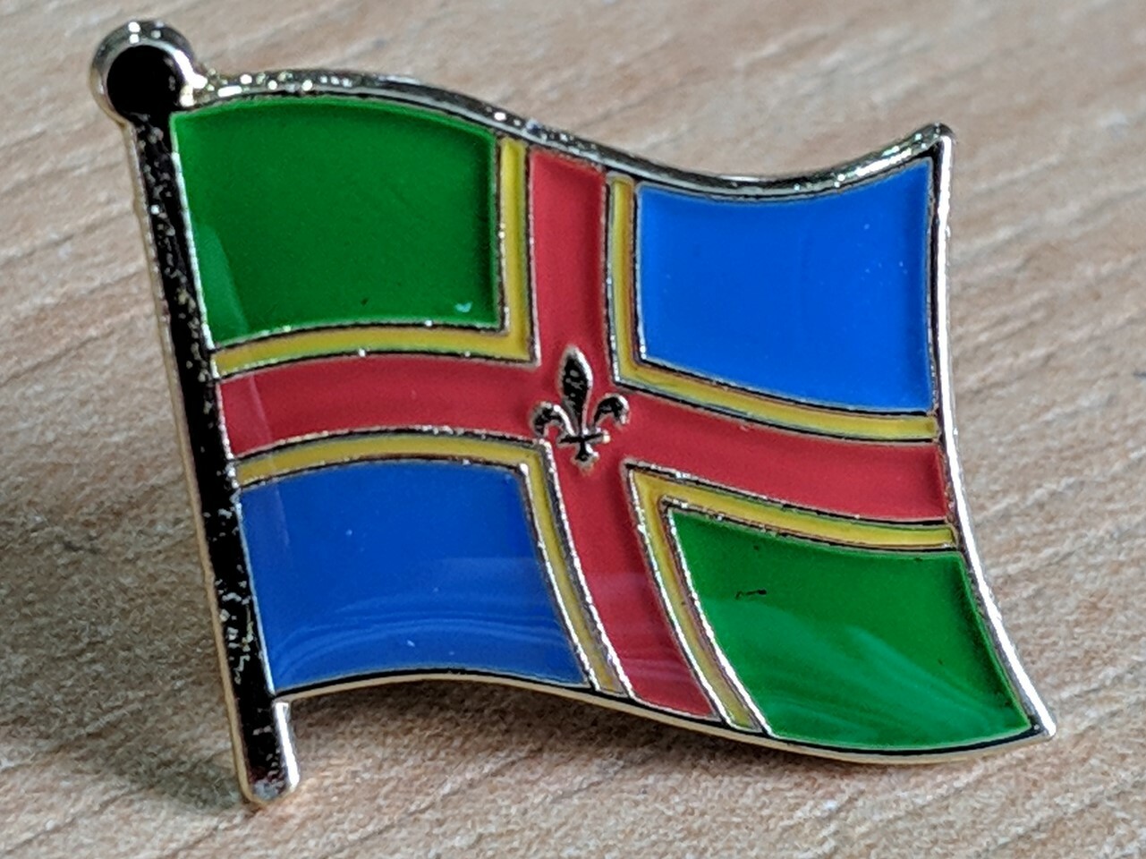 ** LINCOLNSHIRE ** County Metal Lapel Pin Badge *NEW* MIX & MATCH BUY 3 GET 2 FR ** LINCOLNSHIRE ** County Metal Lapel Pin Badge *NEW* MIX & MATCH BUY 3 GET 2 FR