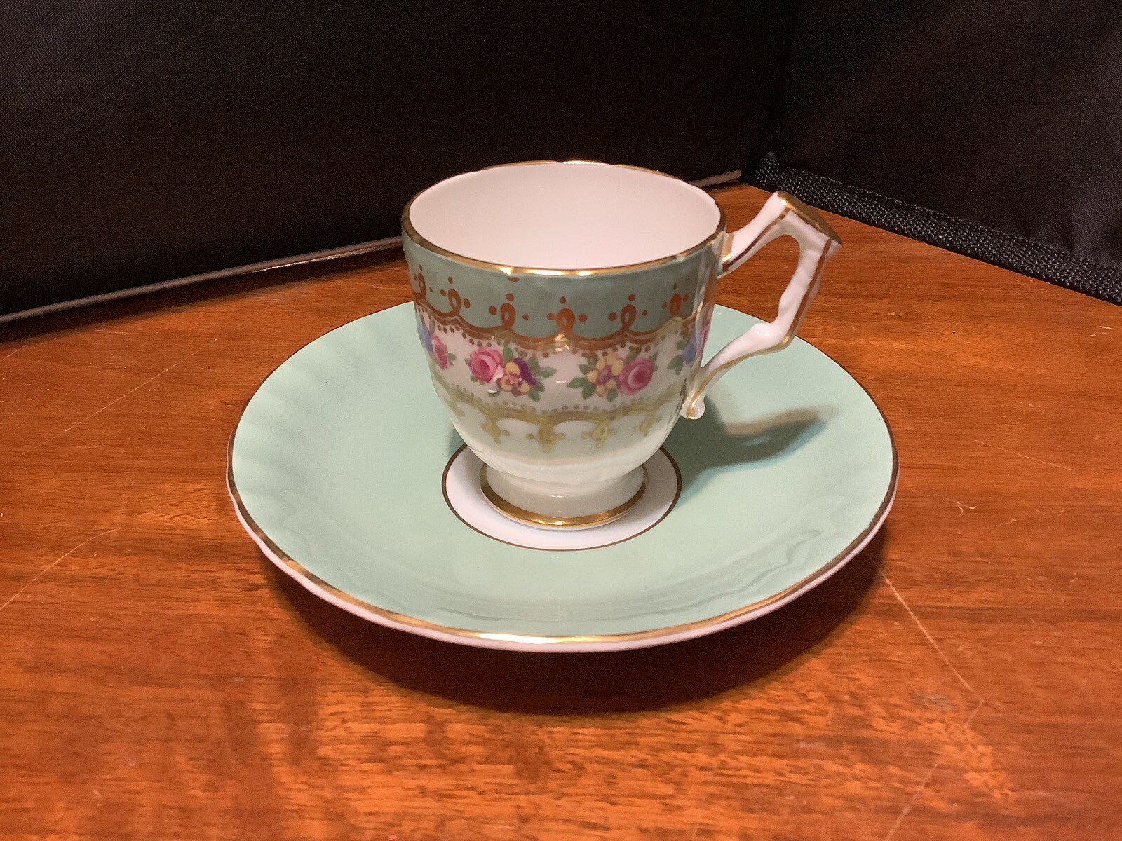 Aynsley England Beautiful Teacup Cup and Saucer English Bone China #2488 Aynsley England Beautiful Teacup Cup and Saucer English Bone China #2488