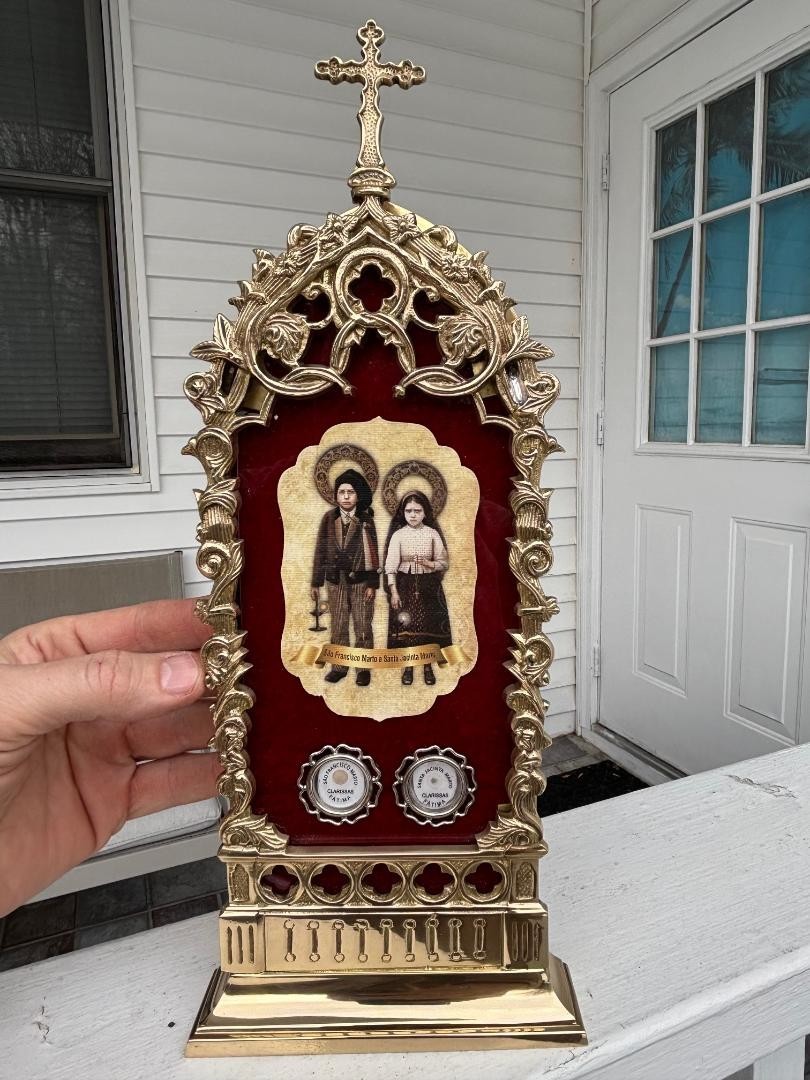 + Reliquary with Fatima relic St. Francesco Marto & St. Jacinta Marto + (CU220)