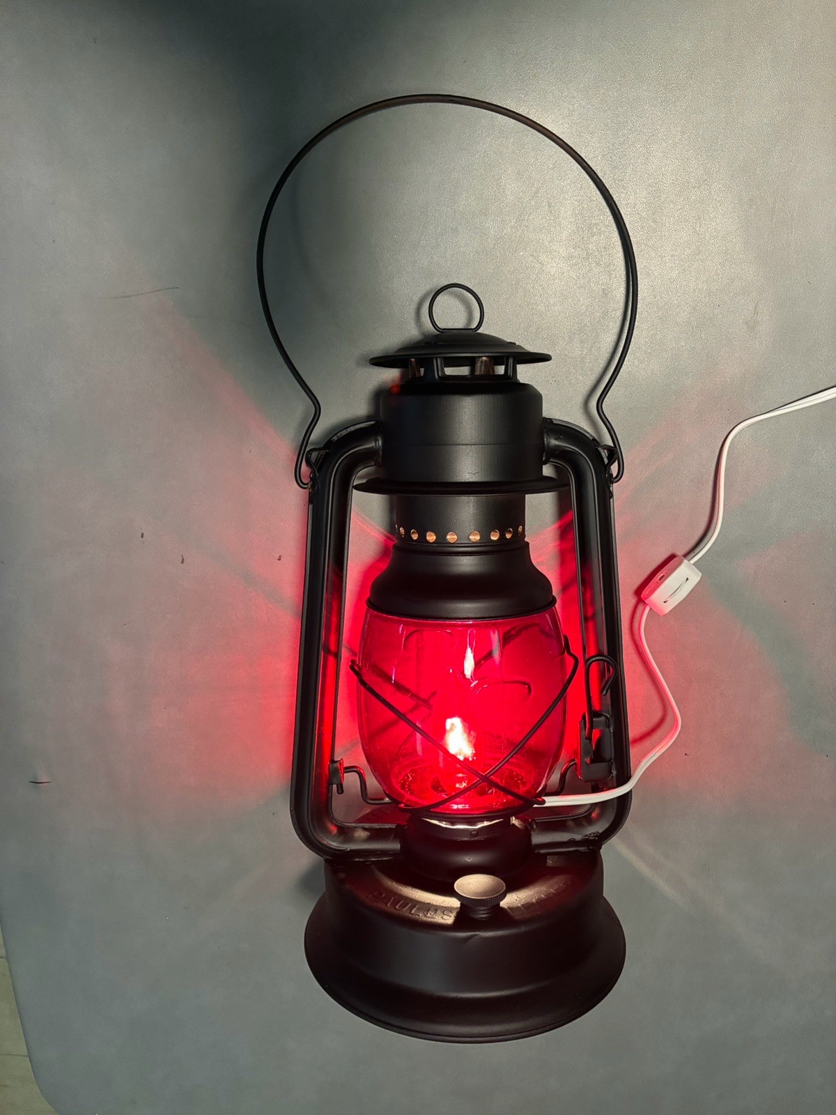 Vintage Paul’s Leader Lantern Lamp Light With Dietz Red Glass Vintage Paul’s Leader Lantern Lamp Light With Dietz Red Glass