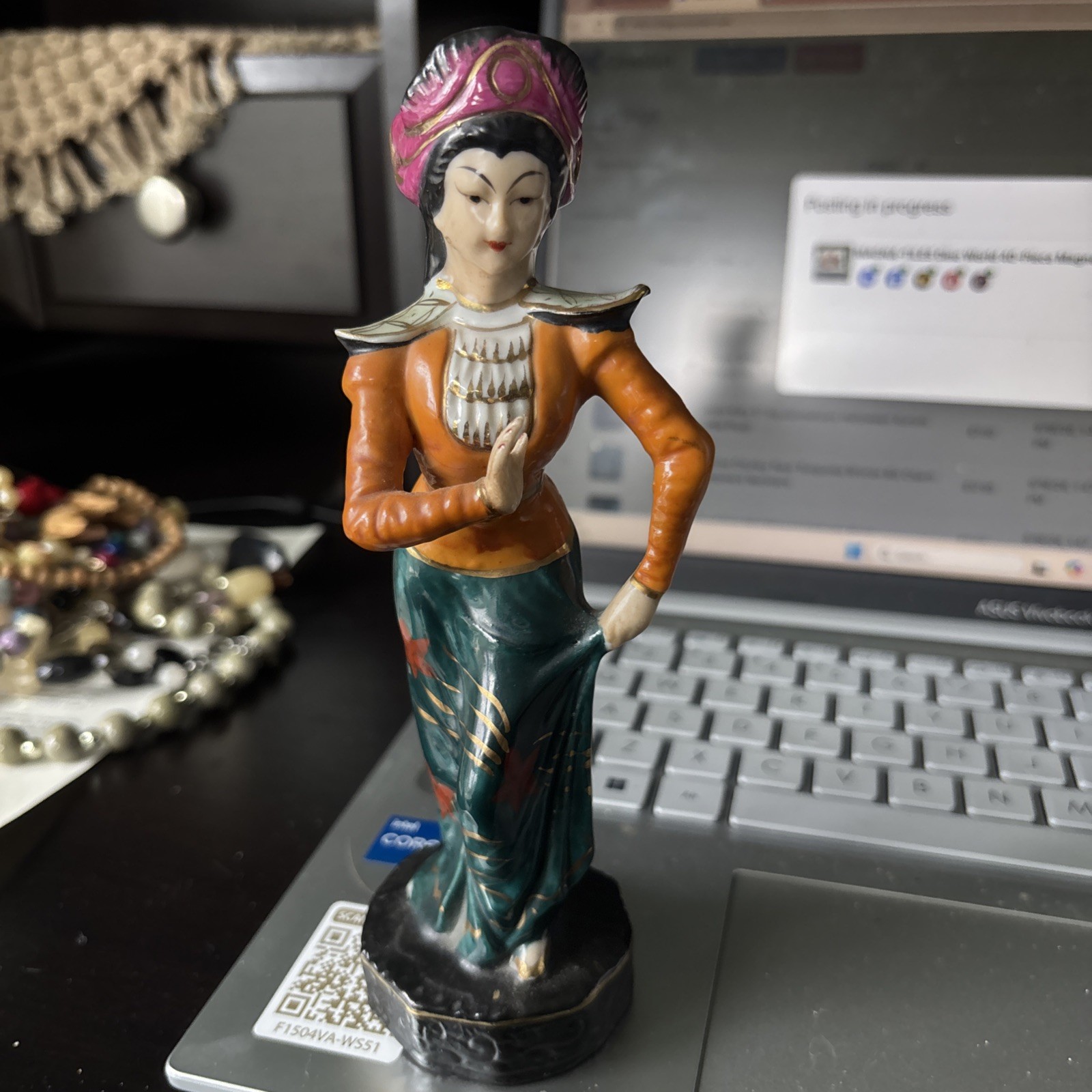 Vintage Japanese Dancing Geisha Girl.  Gold Accents.  Great Condition.  7\