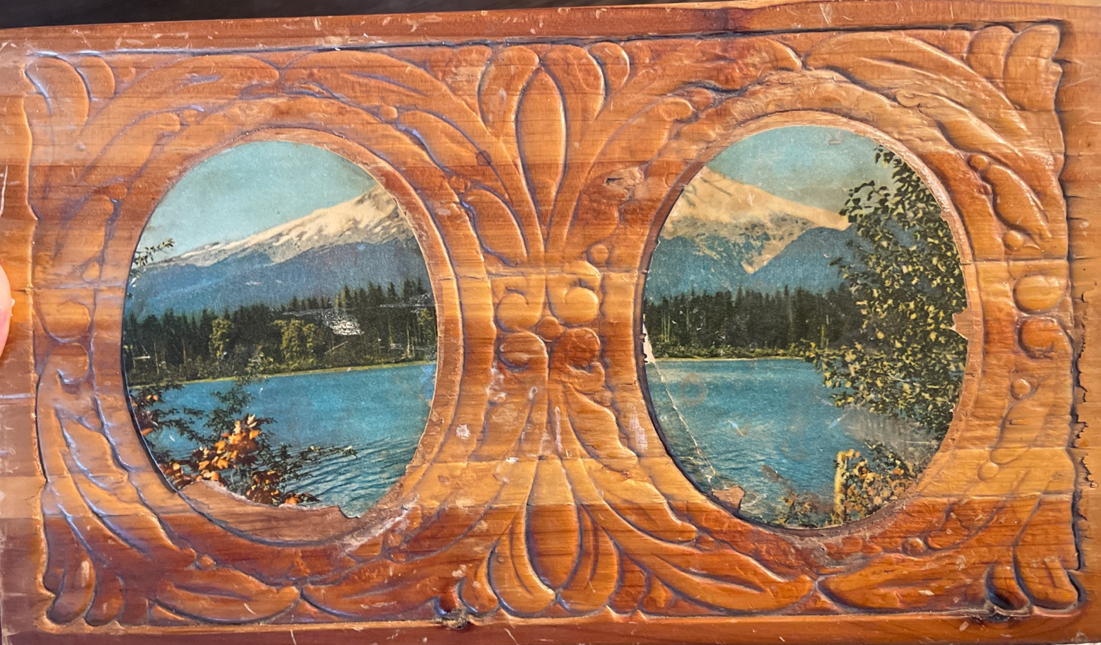 LOVELY ANTIQUE VINTAGE CARVED WOOD HINGED JEWELRY BOX WITH MIRROR 