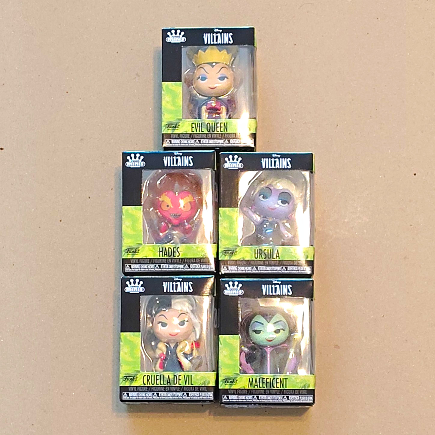 Funkomini Disney Villains 5 Fig set Evil Queen Ursula Hades maleficent cruella