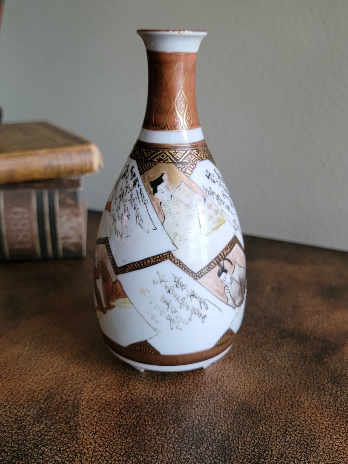 Japan Antique RARE Kutani Satsuma Porcelain Sake Bottle/Tokkuri/Handpainted