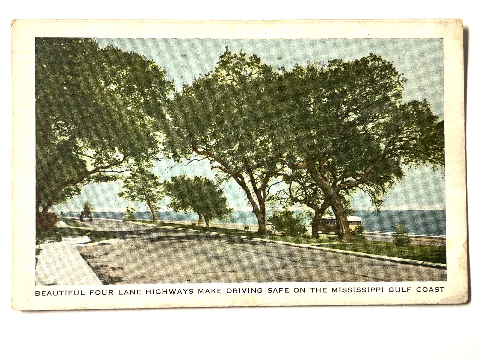 Gulf Coast Highway, Mississippi Gulf Coast, Mississippi 1943 Postcard 3947