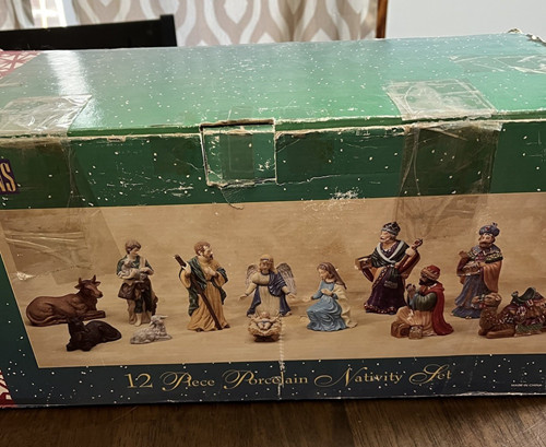 Kirkland Traditions 12 Piece Porcelain Nativity Set #75177 In Original Box