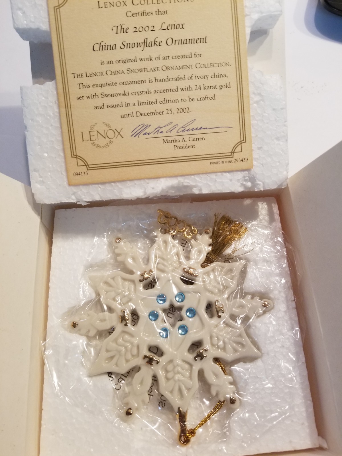 Lenox 2002 Swarovski Gemmed Snowflake 24 kt Ornament MINT IN BOX with COA