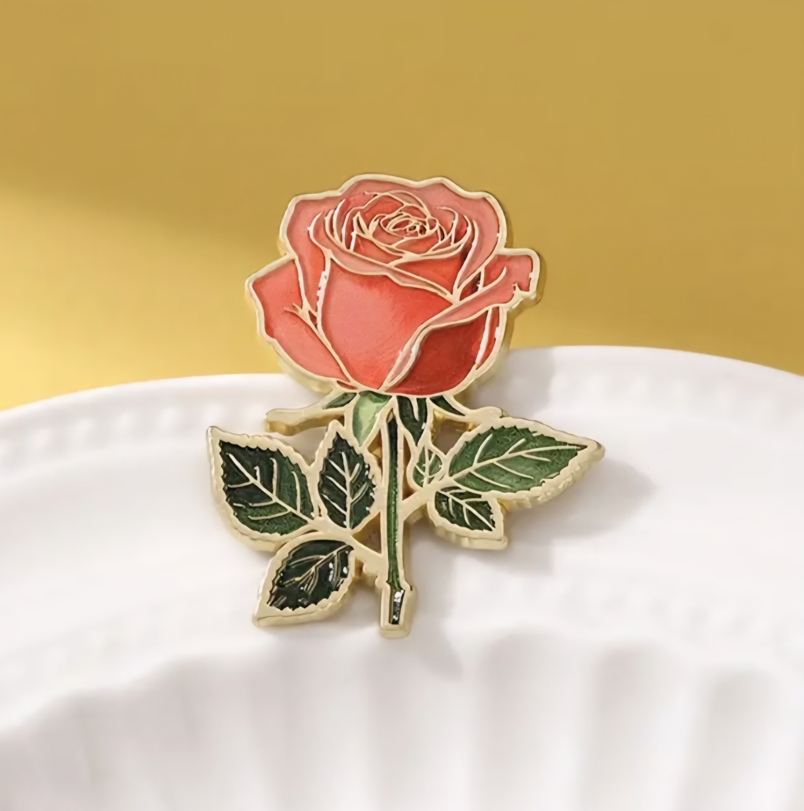 Red Rose Enamel Lapel Pin Badge Brooch Green Gold Stem Flower Gift Jewellery