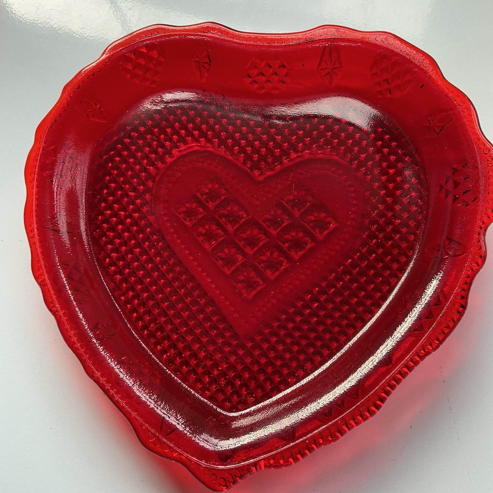VTG-Avon Ruby Red Heart & Diamond Pattern Candy-Trinket Dish PRISTINE VTG-Avon Ruby Red Heart & Diamond Pattern Candy-Trinket Dish PRISTINE