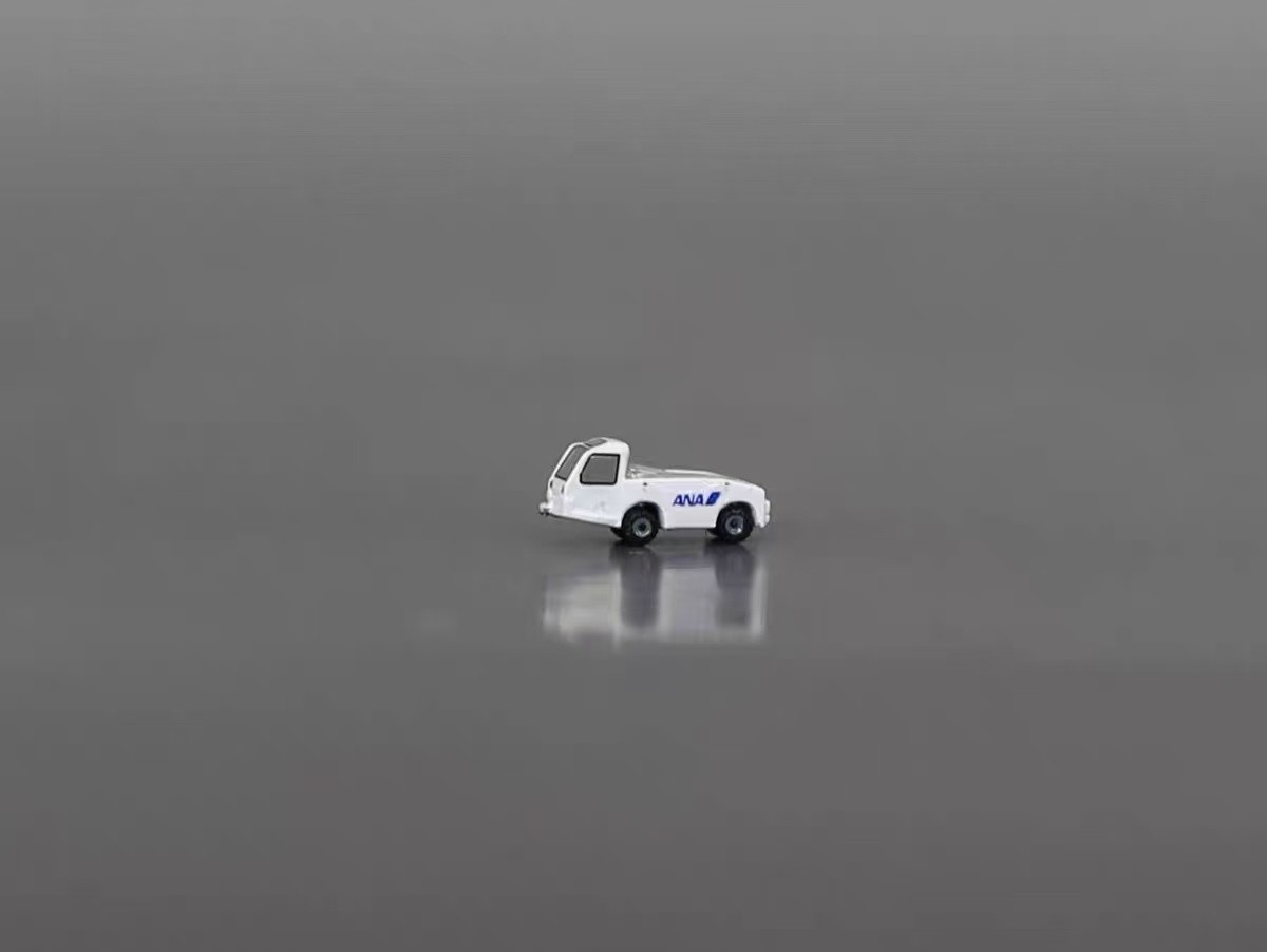 1:400 scale Airline TMX-150 Towbarless aircraft tow tractor airport GSE model