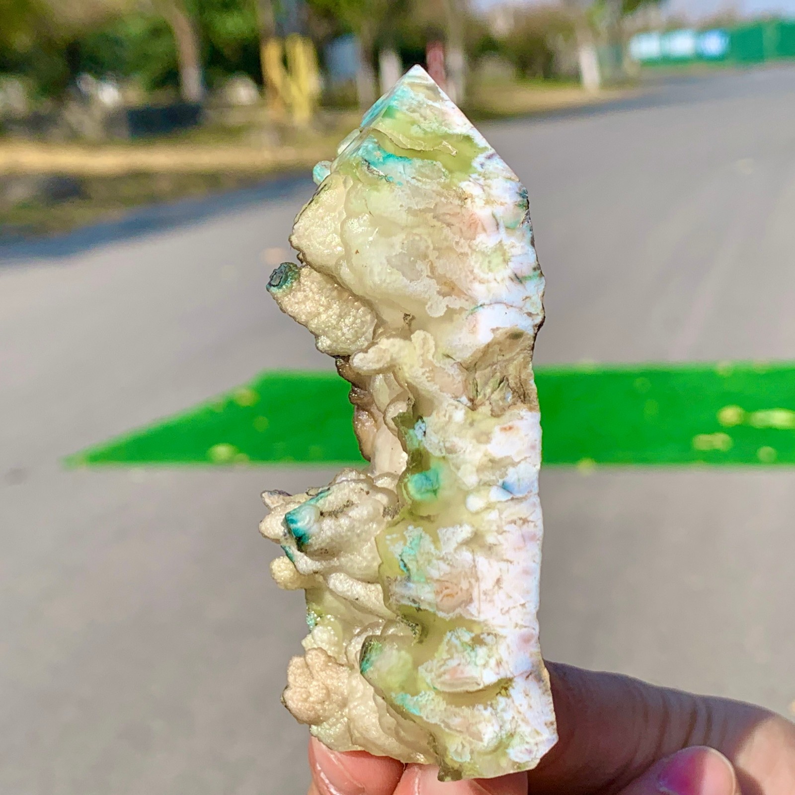 115G Natural green Cherry Blossom Agate stone tower crystal Specimen