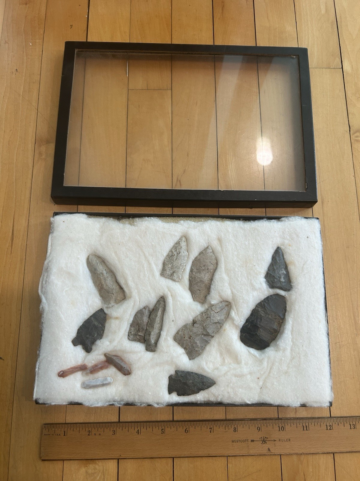 Antique Native American Indian Stone Artifact  Arrow Head Lot of 10 + 4 Flakes