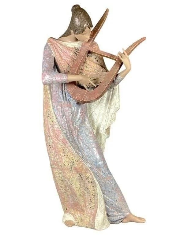 Lladro XL “Lyric Muse” #2031 Limited Edition Porcelain Sculpture – Large Musicia