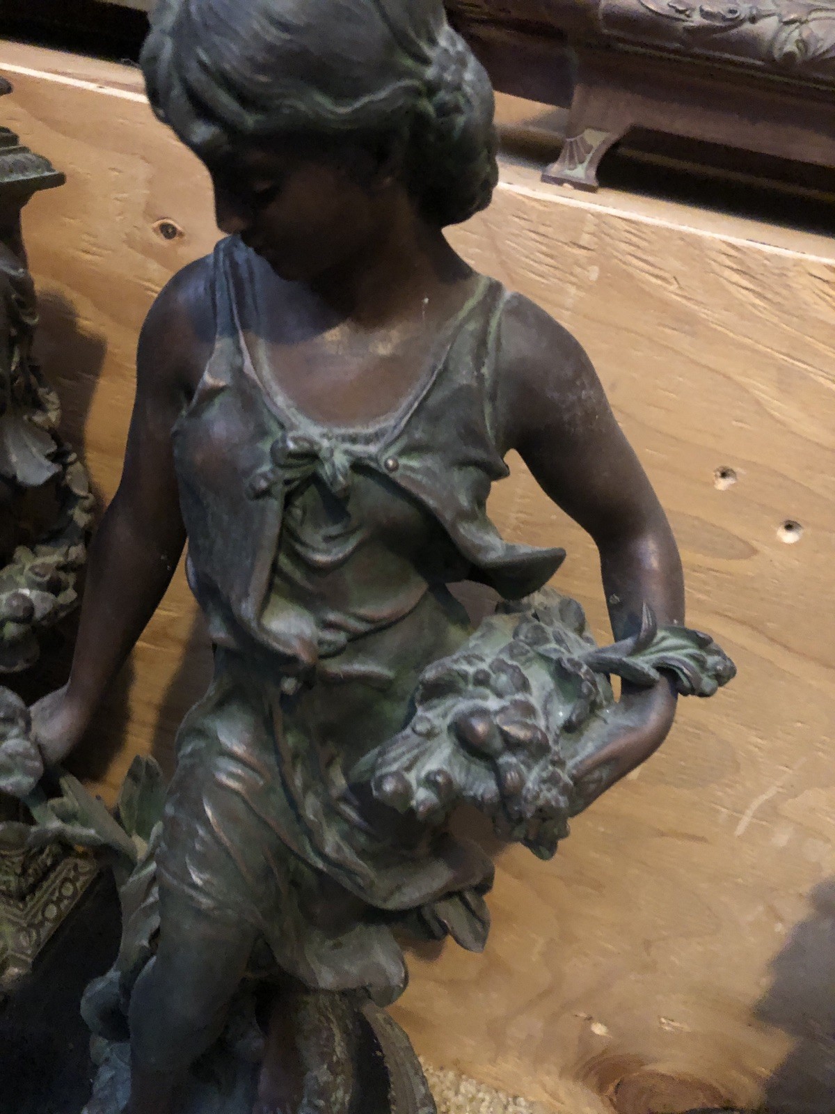 Ansonia ‘Summer’ Statue Floral Piece