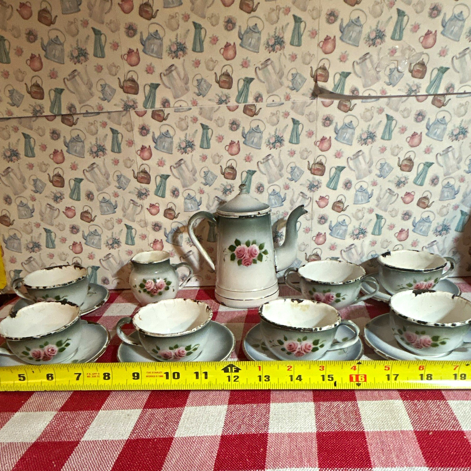 Child\'Antique Floral enamelware Tea Set for six, 14 Pc, Teapot w/ Lid, Creamer,
