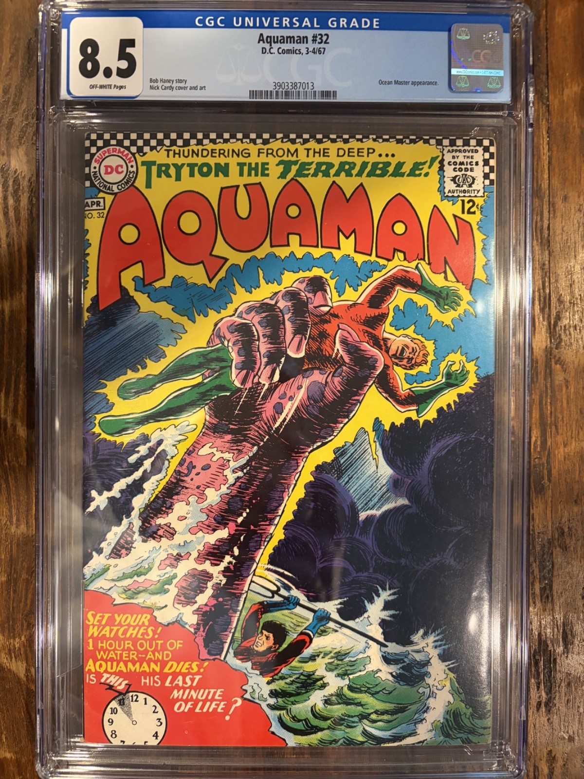 Aquaman #32 - DC 1967 Silver Age issue - CGC 8.5 - Ocean Master appearance