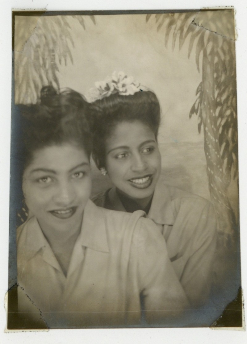 Beautiful African American Female 1940 Black Women Arcade Booth Photo Q10260