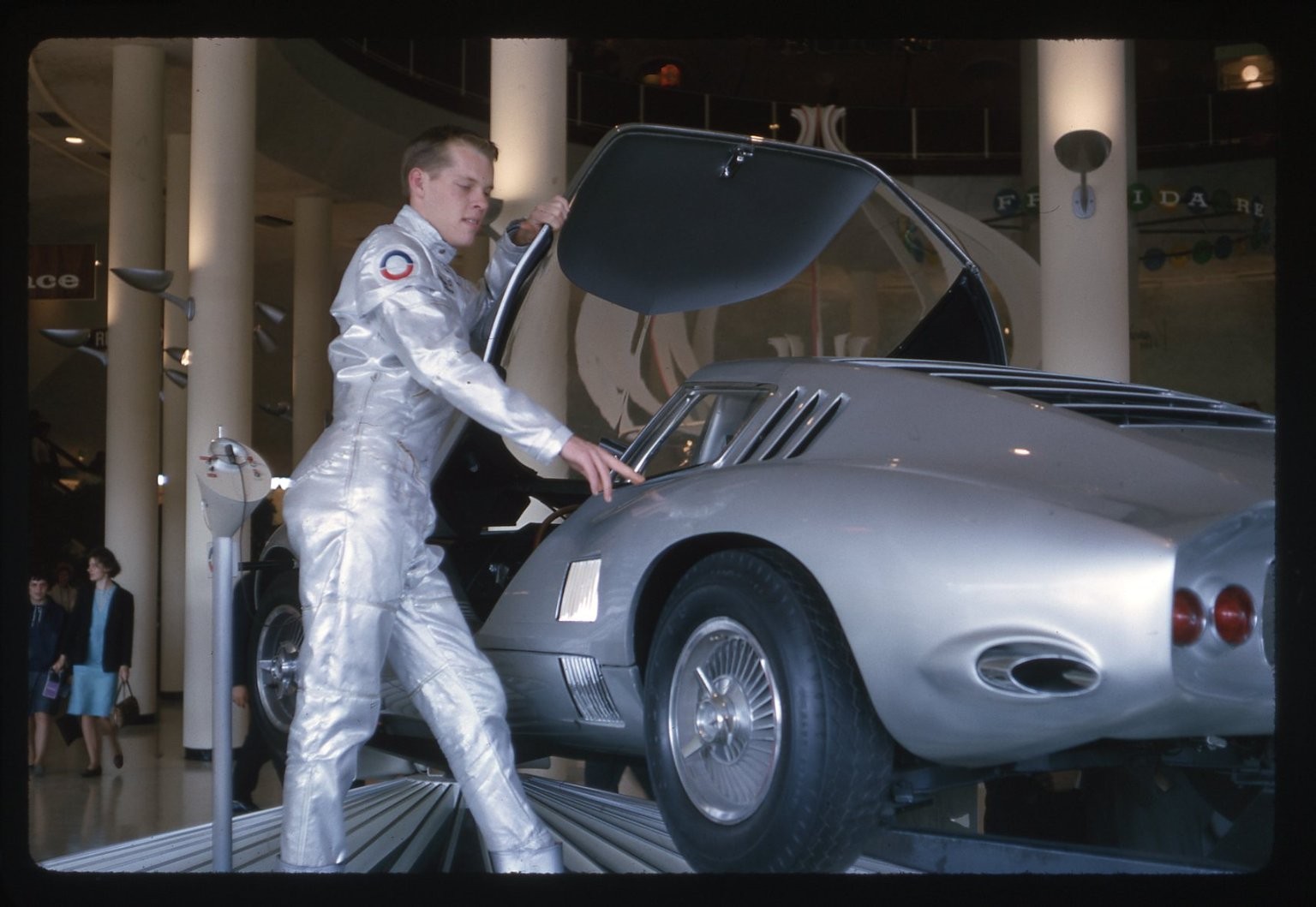 sl47 Slide 1964 New York World\'s Fair Space Age Concept Car Corvair 770a