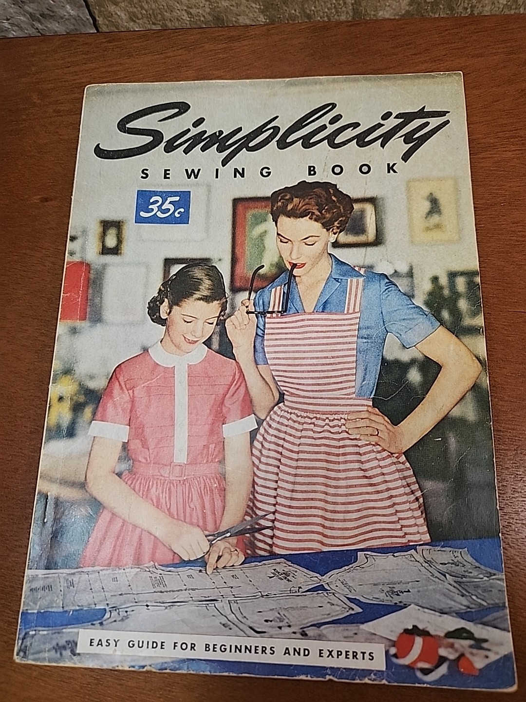 Vintage 1954 Simplicity Sewing Book 35¢ Easy Guide Beginners & Experts