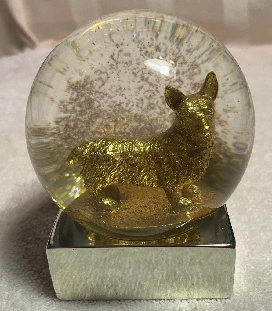 Pembroke Welsh Corgi SILVER Finish Base Snow Globe CB2 Retired Pembroke Welsh Corgi SILVER Finish Base Snow Globe CB2 Retired