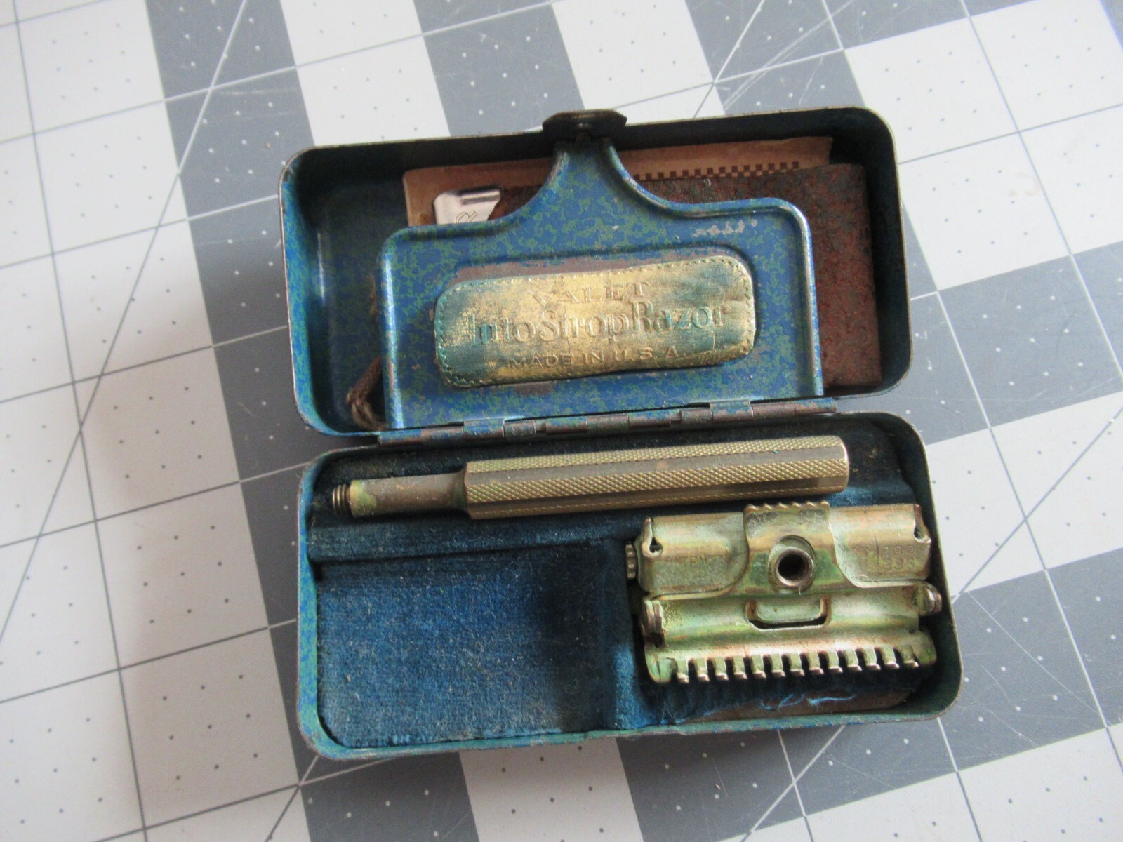 Vintage Auto Strop Razor with Case Display Only Vintage Auto Strop Razor with Case Display Only