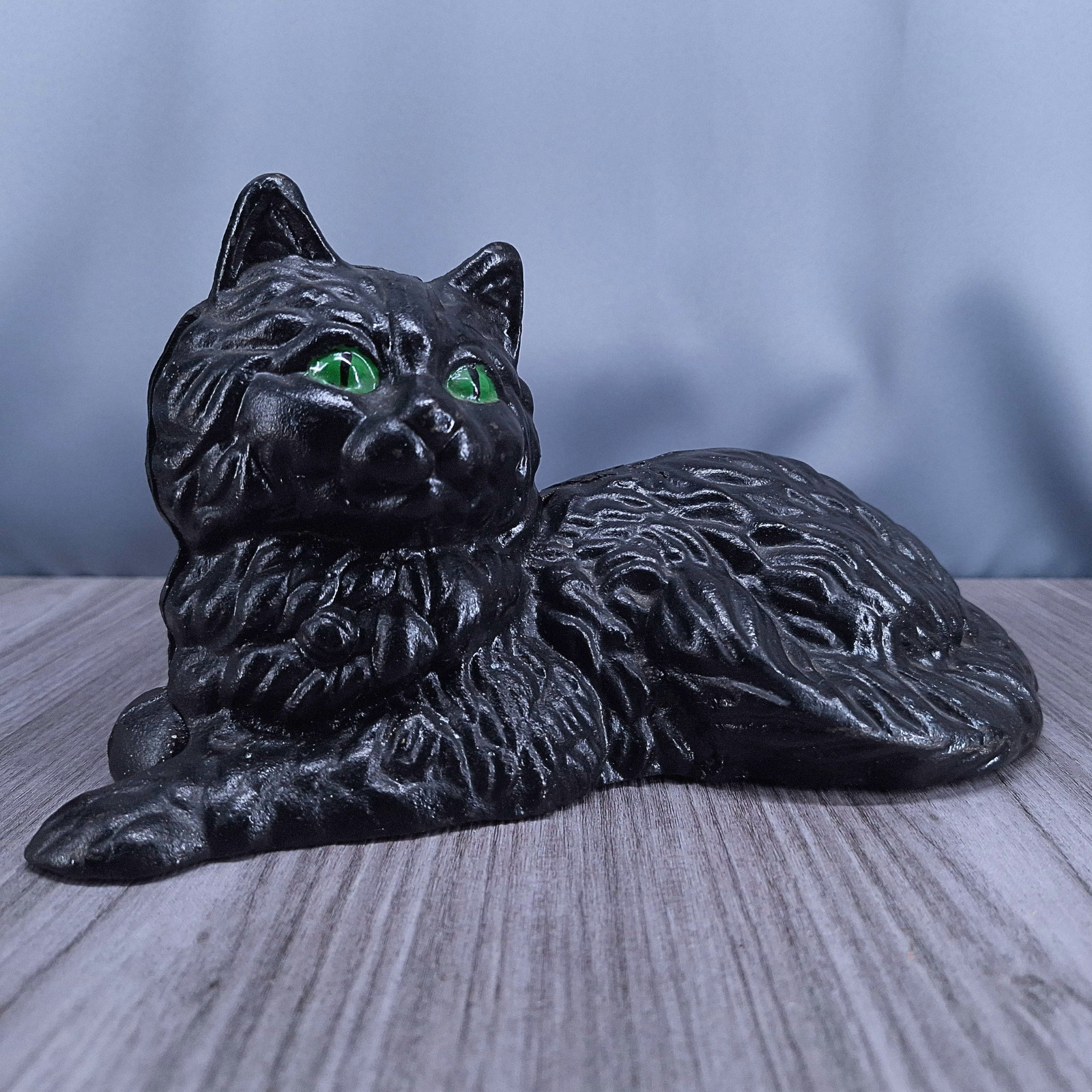 Vtg Cast Iron Lounging Black Cat With Green Eyes Hollow Cast Animal Sculpture