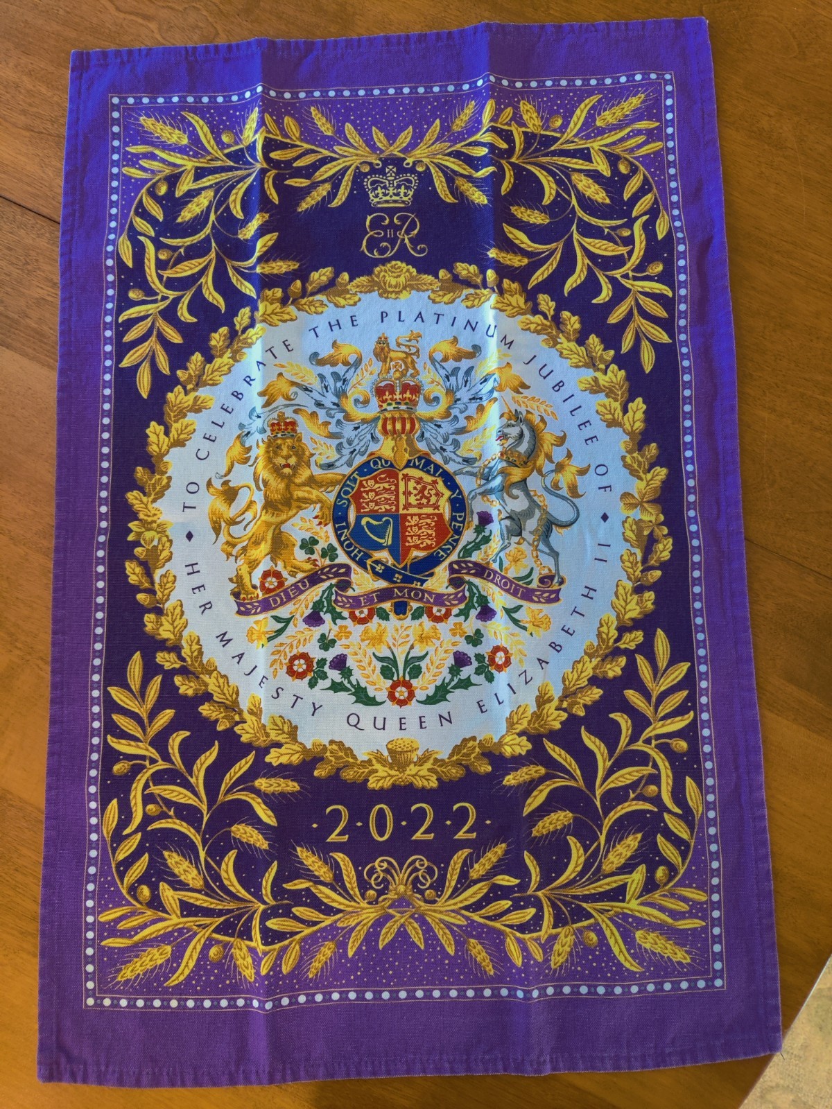Official Royal Collection Platinum Jubilee Queen Elizabeth Tea Towel 2022 Official Royal Collection Platinum Jubilee Queen Elizabeth Tea Towel 2022
