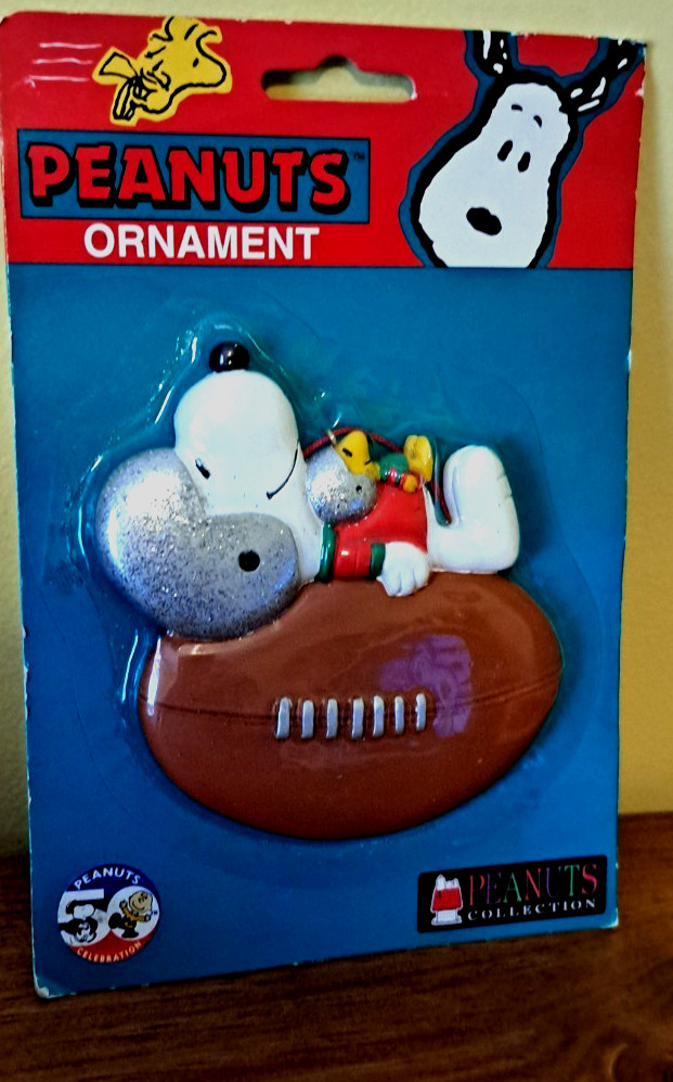 NIP PEANUTS 50th celebration y 1999 FOOTBALL SNOOPY Adler CERAMIC ORNAMENT NIP PEANUTS 50th celebration y 1999 FOOTBALL SNOOPY Adler CERAMIC ORNAMENT