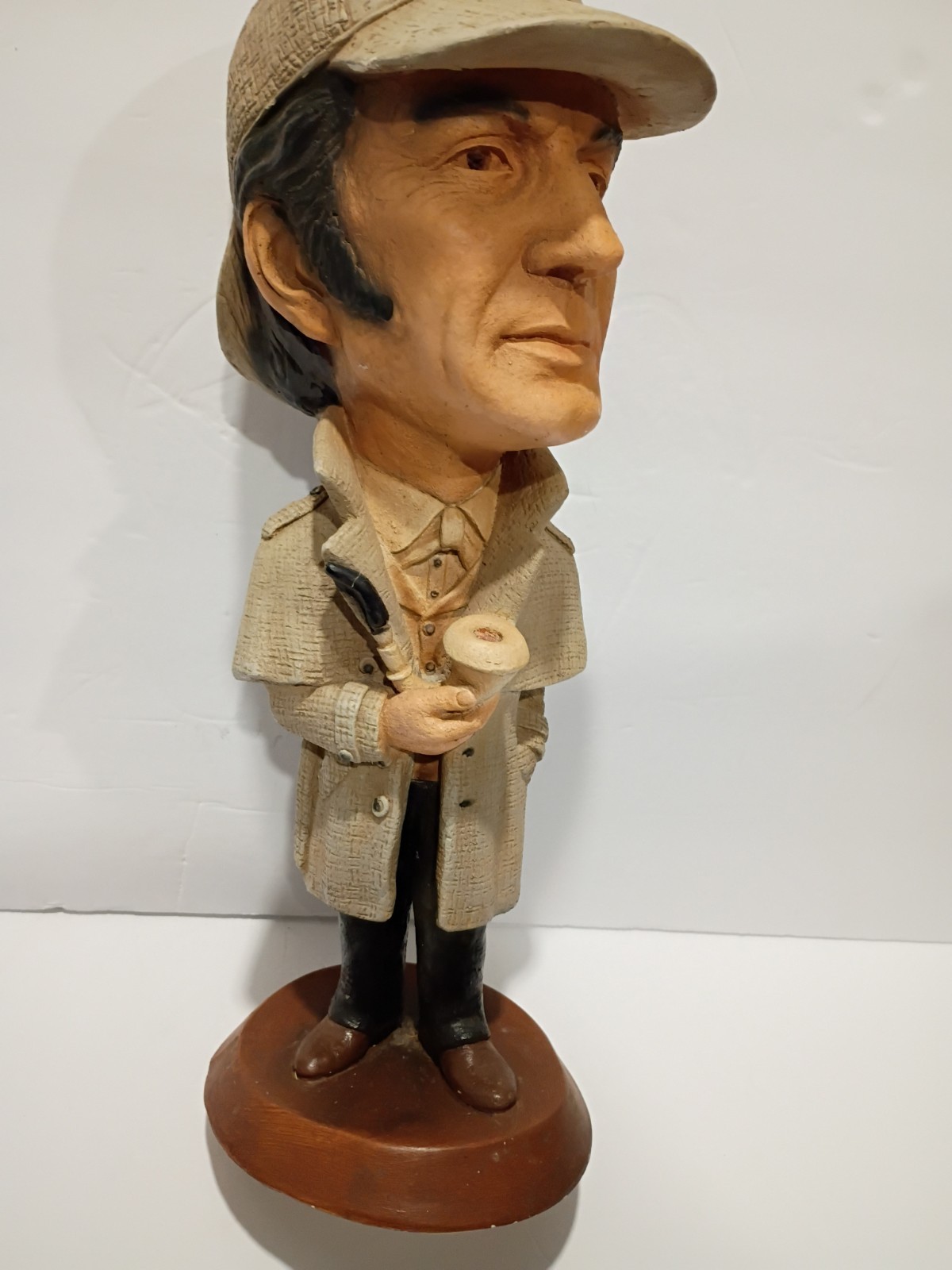 Vintage ESCO Sherlock Holmes Chalkware Statue Light Gray Beige 17\