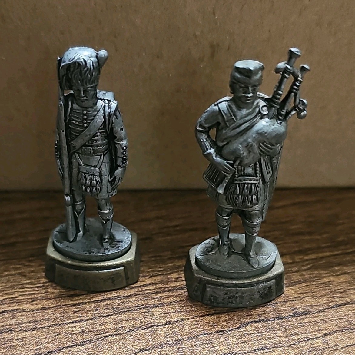 Scottish pewter bagpiper /solder figurine  Piper Craft in Glenboig, Scotland,