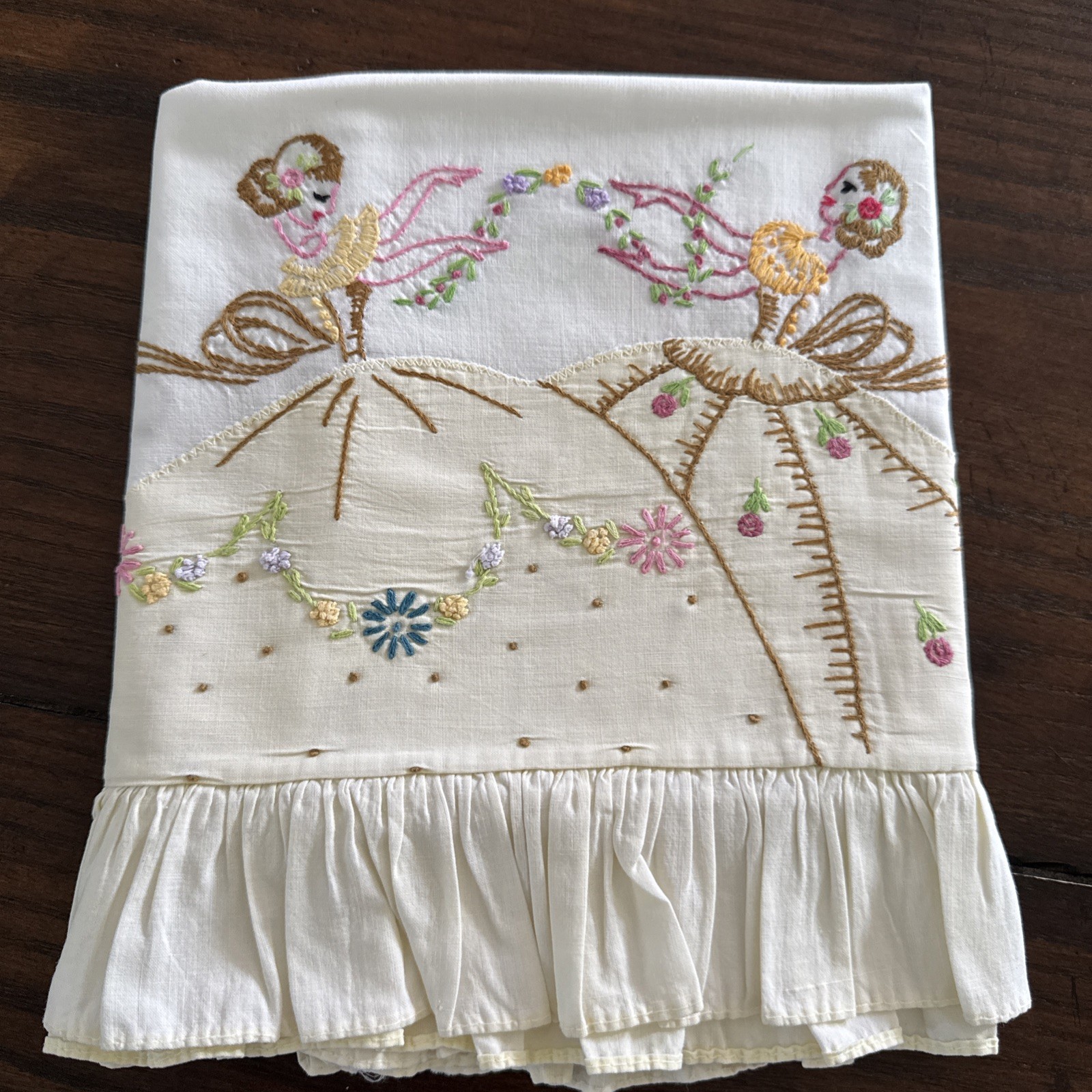 VTG Southern Belle Embroidered Pillowcase Ivory 20x32 Queen Ruffled Appliqué