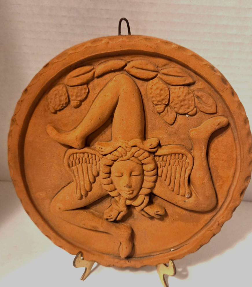 Vitg Sicilian Trinacria Wall Plaque 3 Leg Medusa Clay Fruit Italy Hand Made 7\