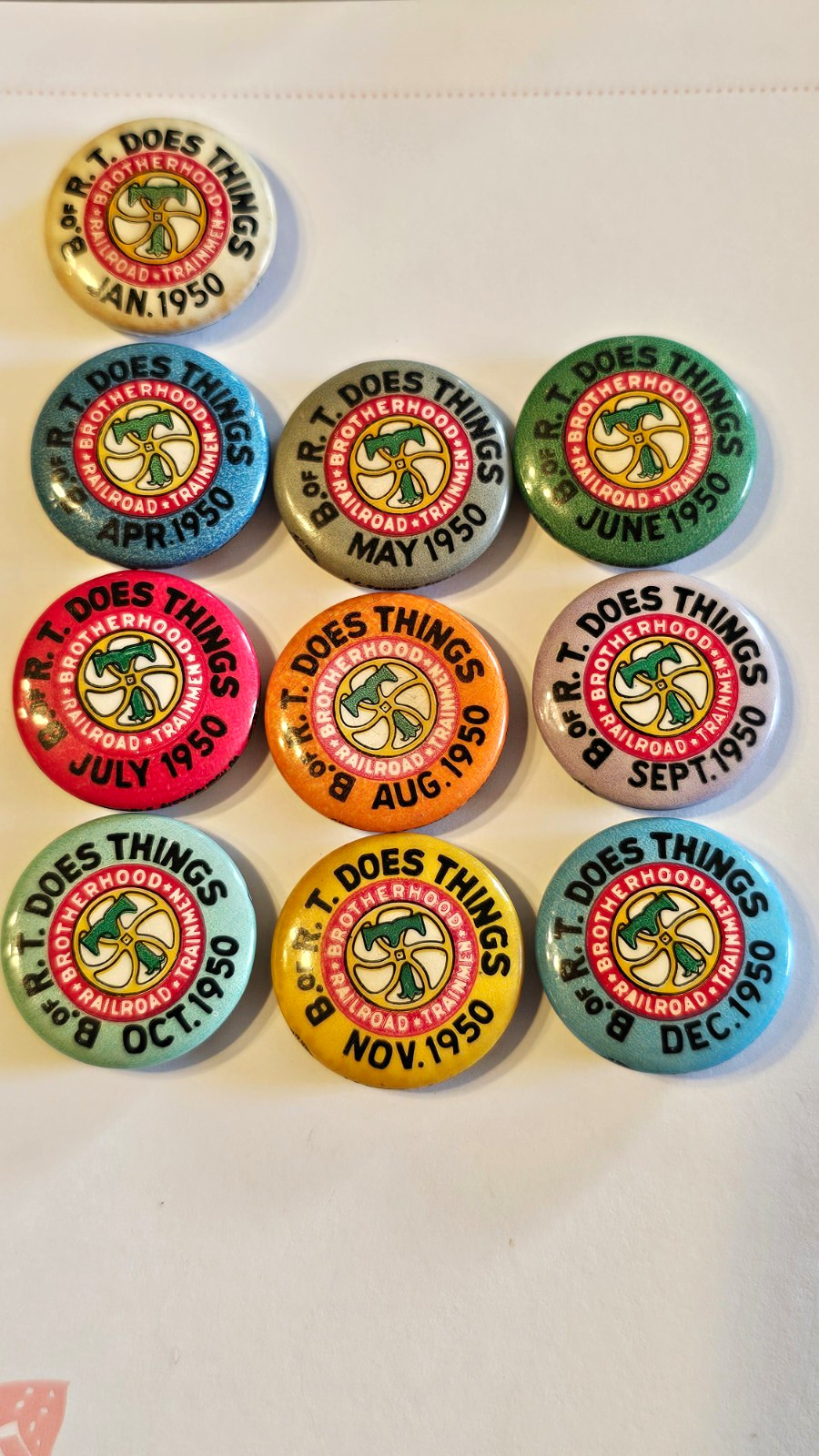 Lot Of (21) Brotherhood of Railroad Trainmen Does Things Pin Union Labor Buttons