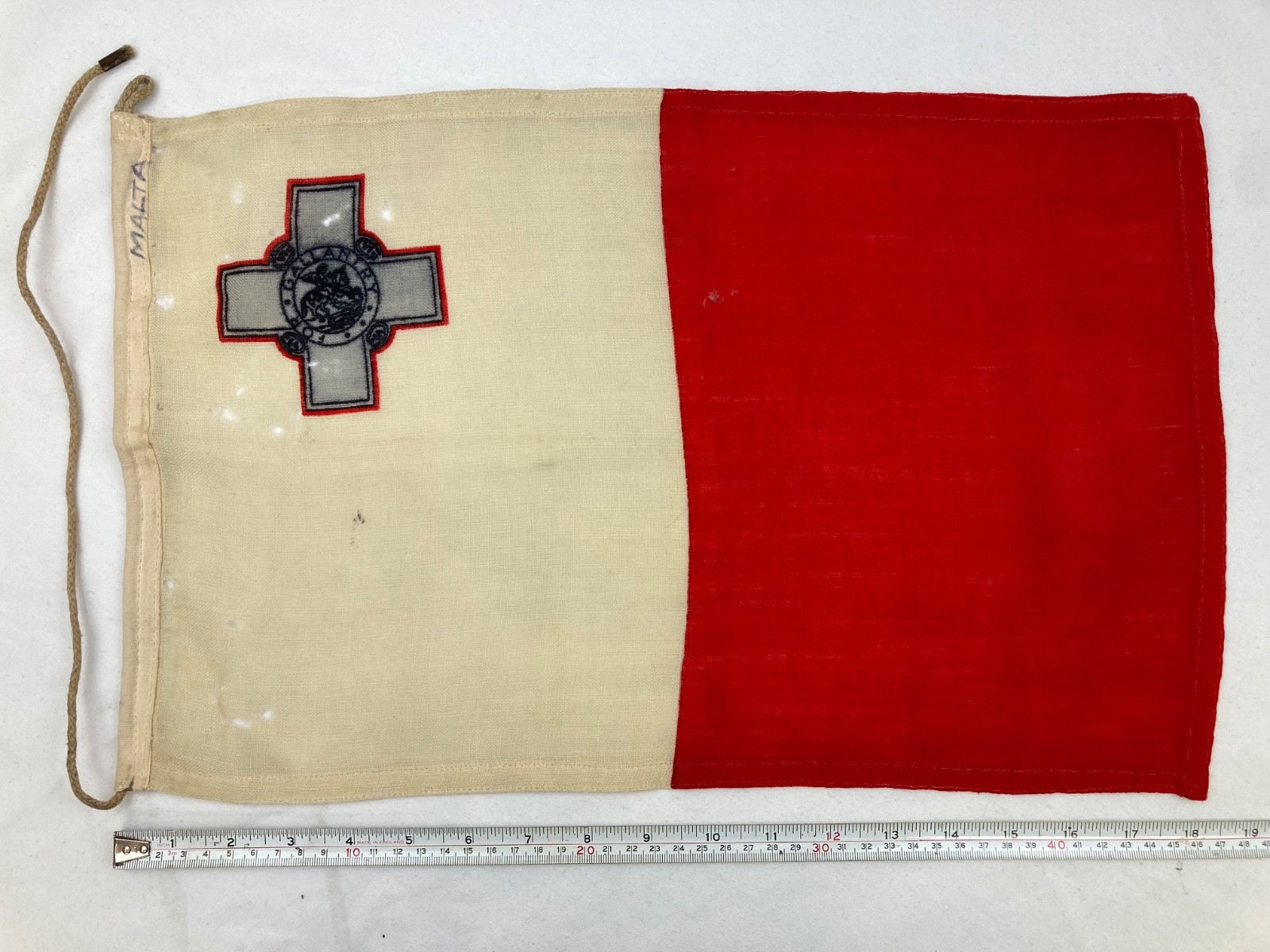 SMALL VINTAGE MALTA MALTESE FLAG COURTESY NAUTICAL SAILING YACHT MARINE PENNANT
