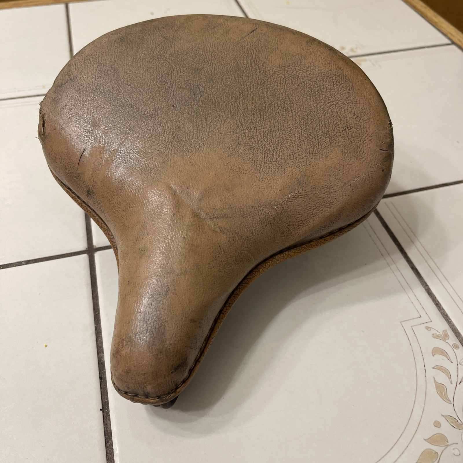 VINTAGE Pre War ORIGINAL LEATHER ELGIN Bicycle Seat