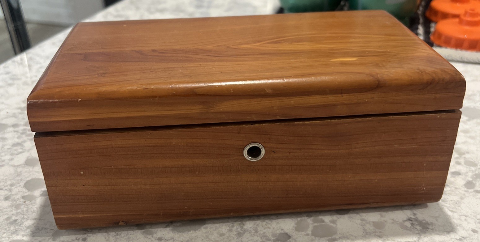 Vtg Mini Cedar Chest Jewelry Box Hope Chest Keepsake Box Salesman Sample No Key