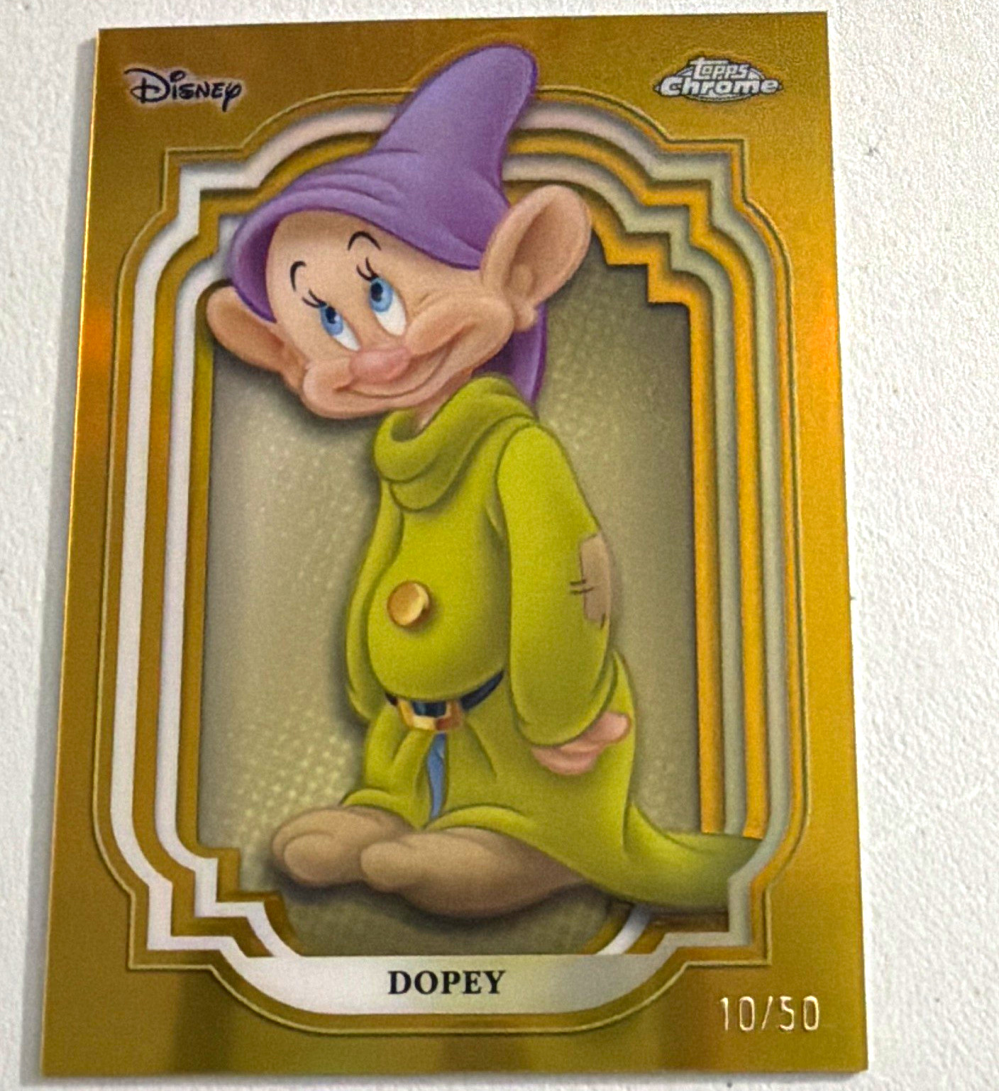 Topps 2024 Chrome Disney DOPEY Gold Refactor #12 10/50 Topps 2024 Chrome Disney DOPEY Gold Refactor #12 10/50