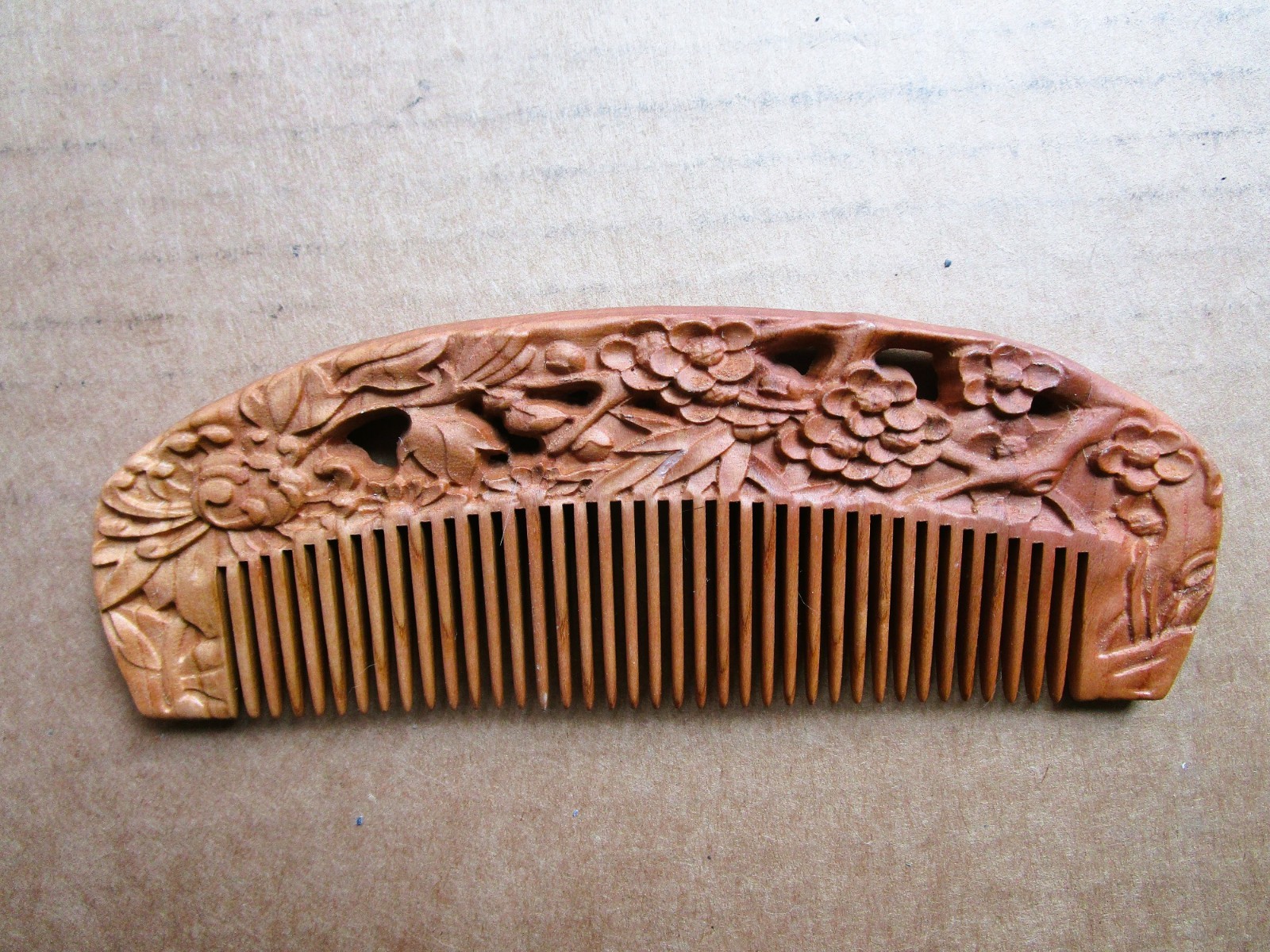 Chinese Artisan Carved PEONY & CHERRY BLOSSOMS 6 in Wood Comb Chinese Artisan Carved PEONY & CHERRY BLOSSOMS 6 in Wood Comb