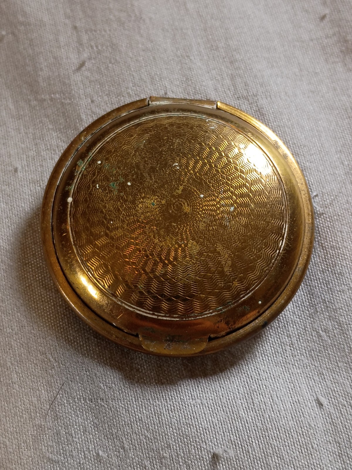 Antique E Burnham New York Chicago 1924 Patent Powder Compact.