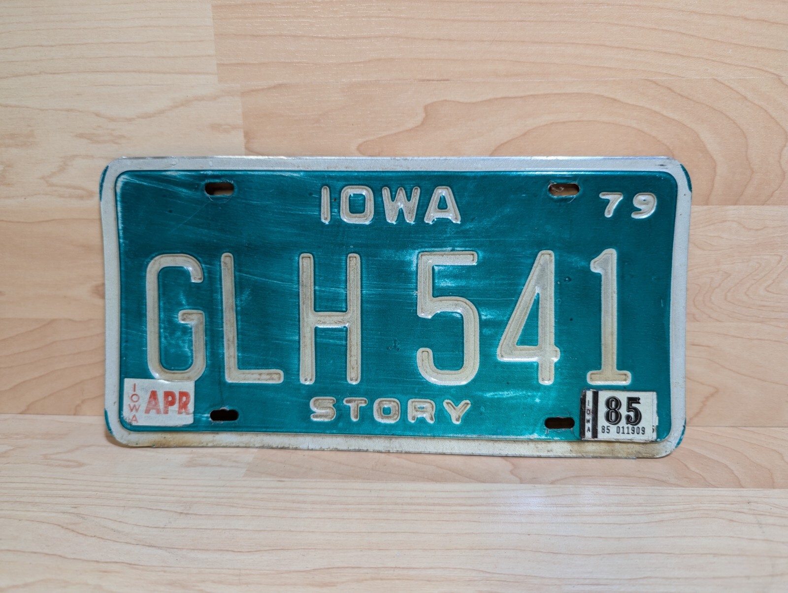 Vintage Iowa 1979 1985 Green Debossed License Plate GLH 541 Mahaska County
