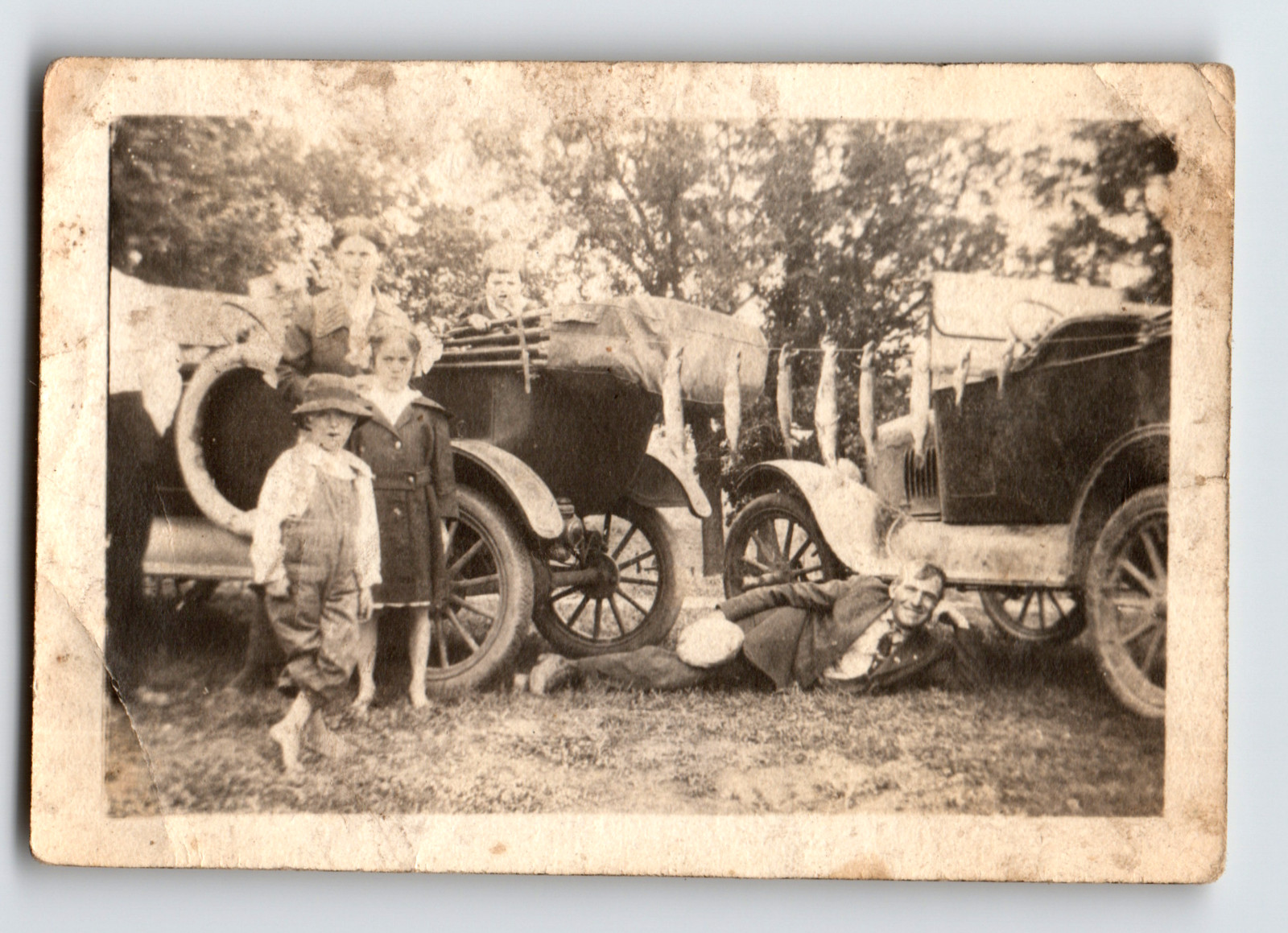 Photo Family Fishing Trip Catch Antique Cars Minnesota Vintage c1920