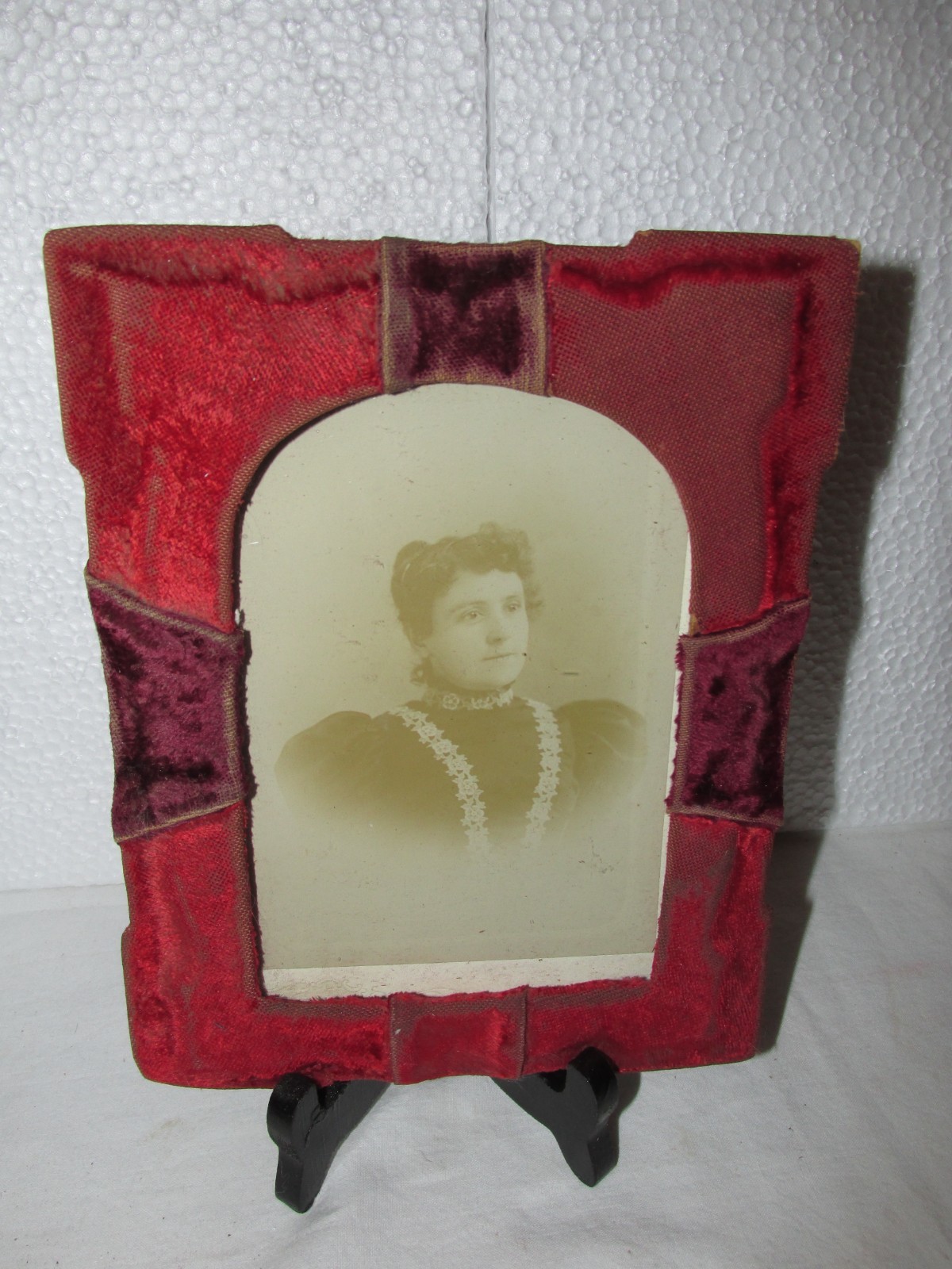 Antique Victorian Velvet Easel Tabletop Picture Frame Cabinet Card 7.5 x 6 Antique Victorian Velvet Easel Tabletop Picture Frame Cabinet Card 7.5 x 6