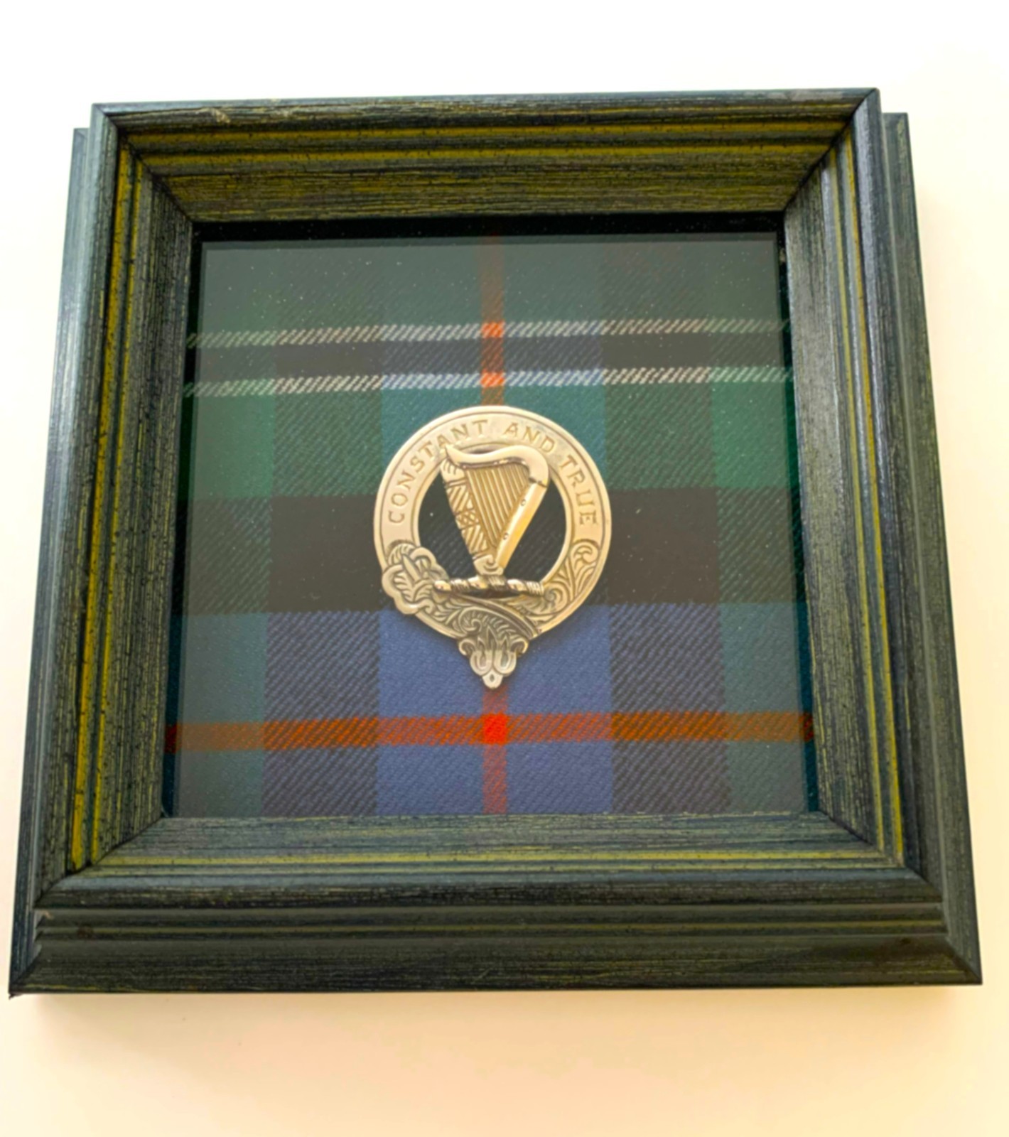 VINTAGE FRAMED AUTHENTIC SCOTTISH CLAN ROSE STERLING SILVER CREST BADGE